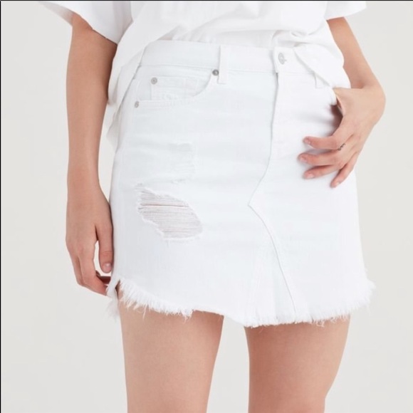NWT Distressed Frayed White Denim Jean Skirt 25 runs large - Picture 4 of 7